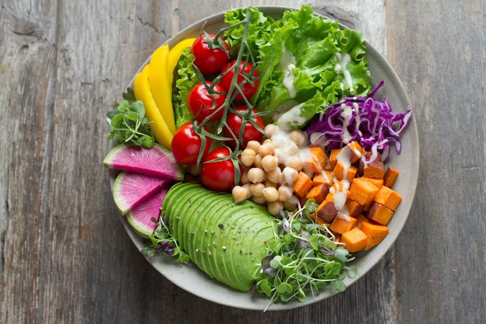 Simple balanced meal with vegetables and whole grains